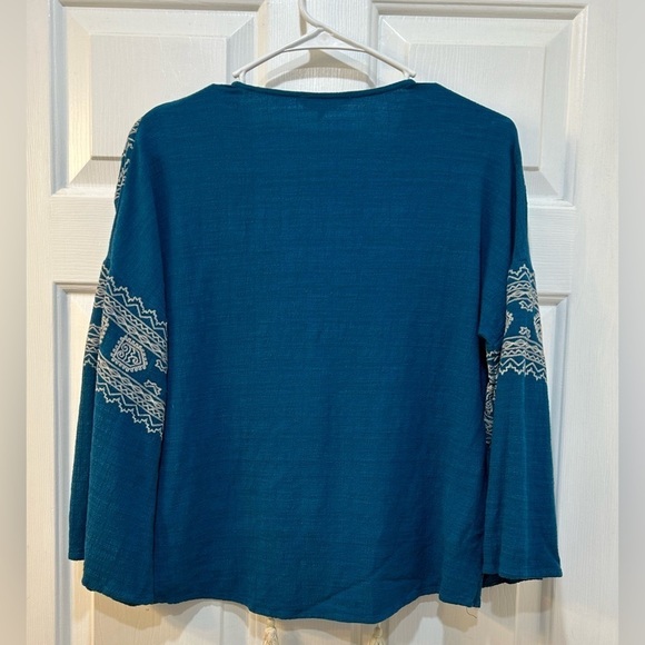 Women's Heavily Embroidered Popover Tulip Sleeve Boho Tassel V-Neck Blouse Sz S - Picture 2 of 9